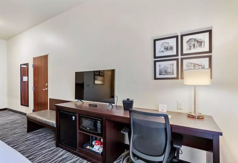 Cobblestone Hotel & Suites   Little Chute