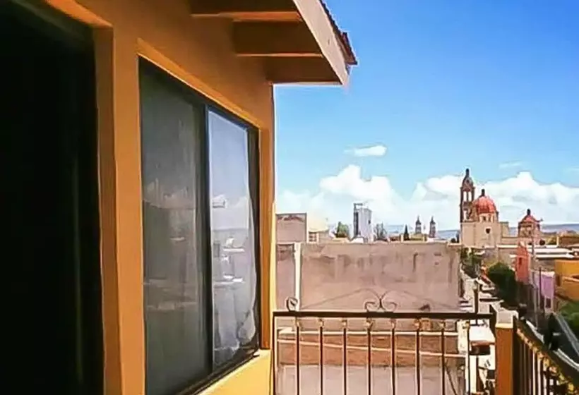 هتل Mesón De Santa Ana