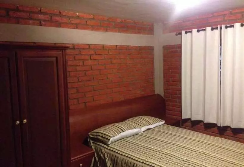 هتل Mesón De Santa Ana