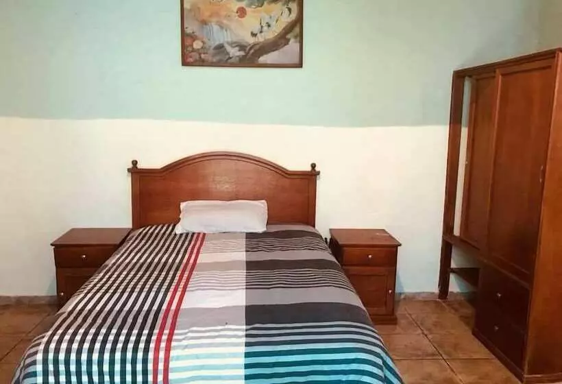 هتل Mesón De Santa Ana