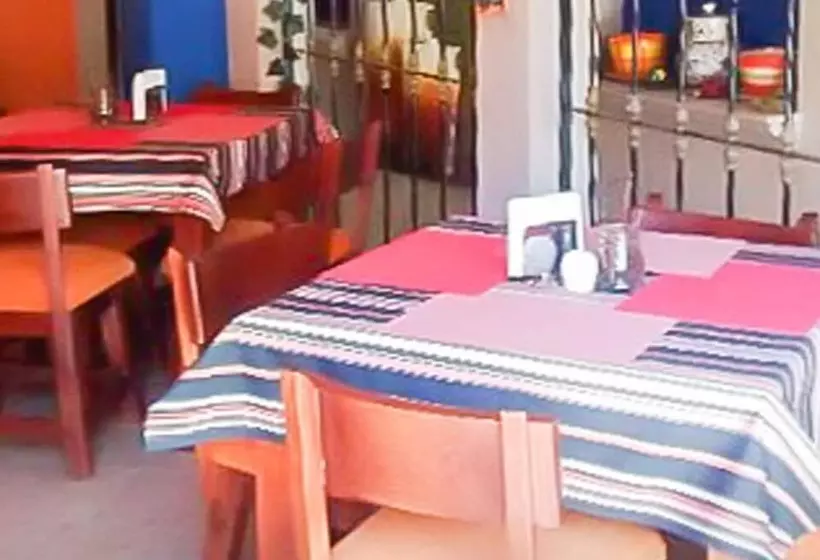 هتل Mesón De Santa Ana