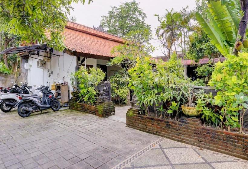 Hotel Oyo 90167 Kubu Gdk Pertiwi