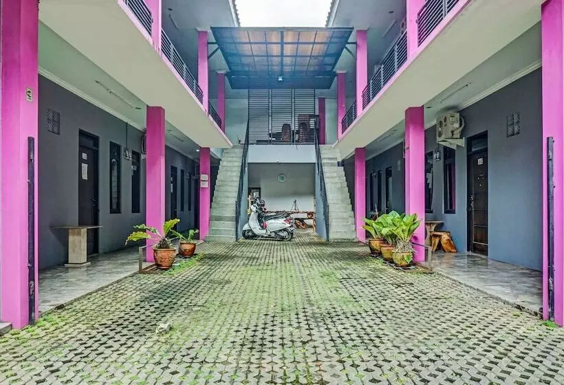 ホテル Oyo 90187 Puri Alissa Syariah
