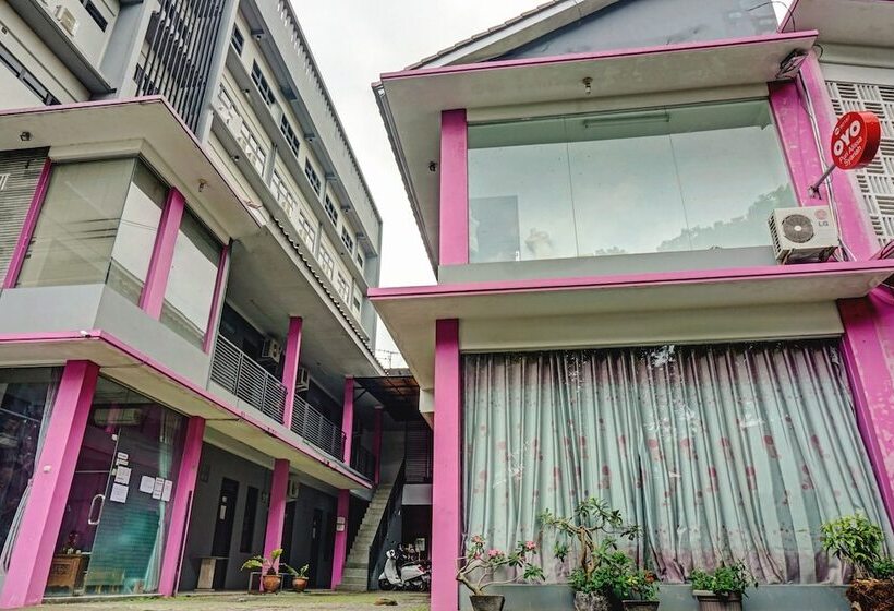 Hotell Oyo 90187 Puri Alissa Syariah