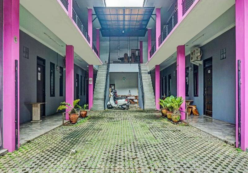 Hotell Oyo 90187 Puri Alissa Syariah