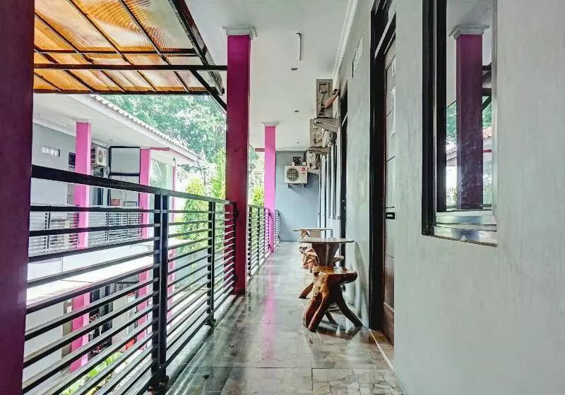 ホテル Oyo 90187 Puri Alissa Syariah