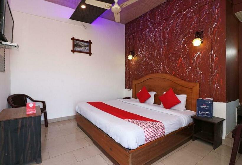 酒店 Spot On 76779 Shinde Niwas