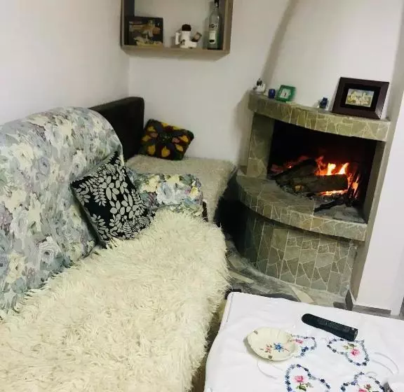 ペンション Traditional Cottage With Fireplace By Lake Ohrid