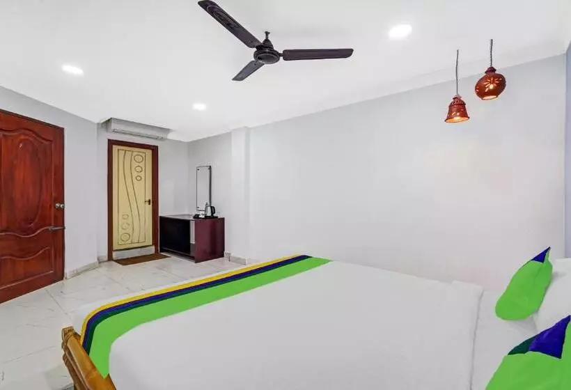 پانسیون Treebo Signature Grande