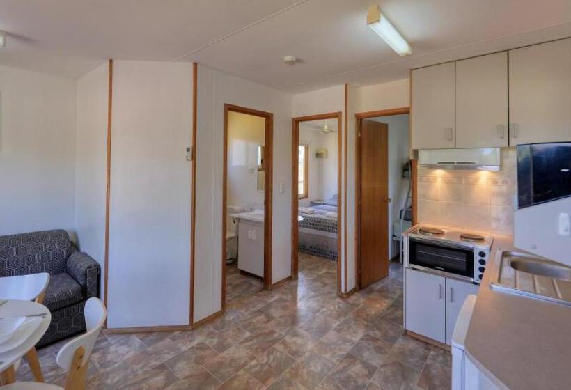 Отель Cobar Caravan Park