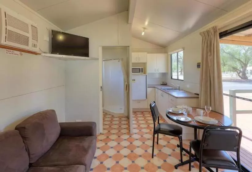 Hotelli Cobar Caravan Park