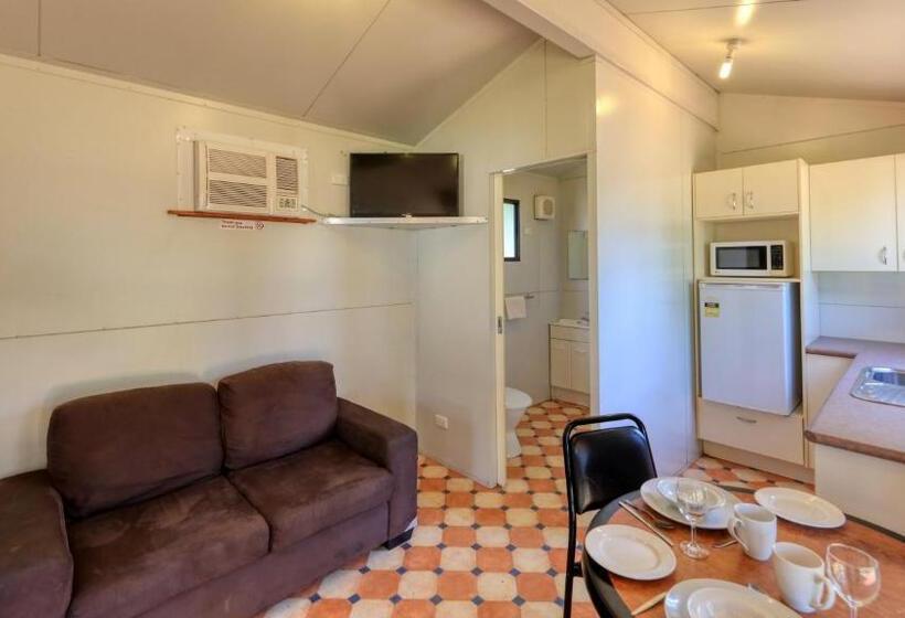 Отель Cobar Caravan Park
