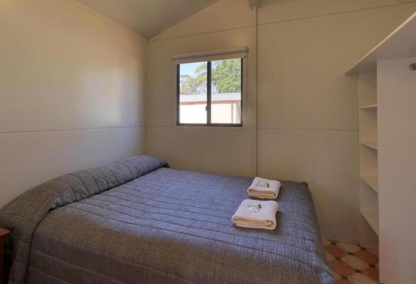 Отель Cobar Caravan Park