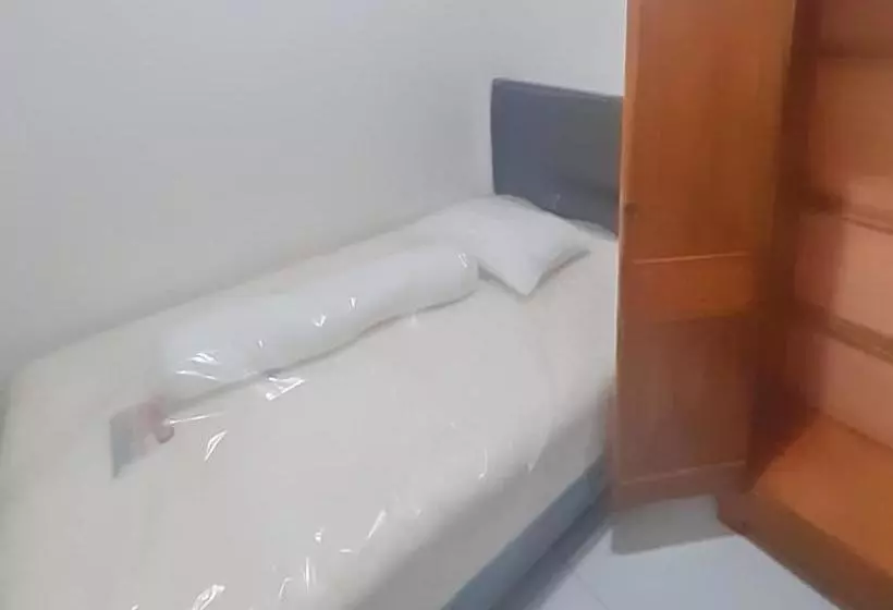 هتل Koolkost Syariah At Colombus Galuh Mas