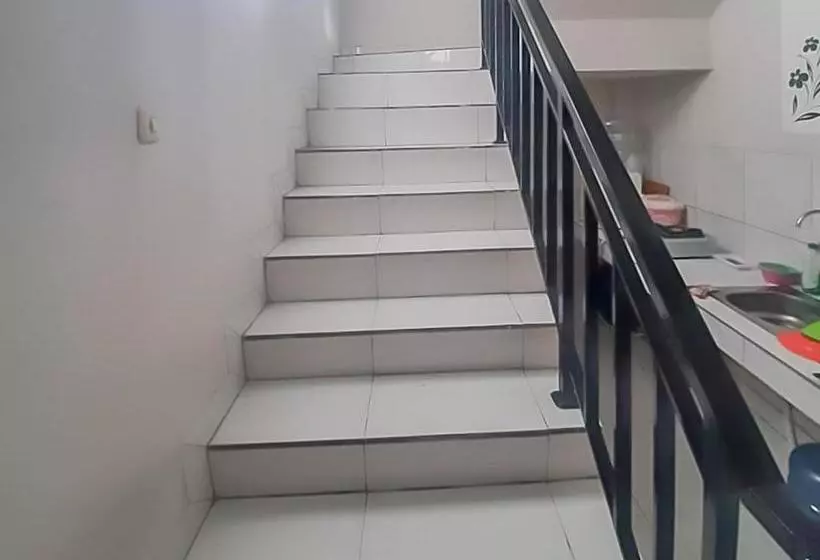 هتل Koolkost Syariah At Colombus Galuh Mas