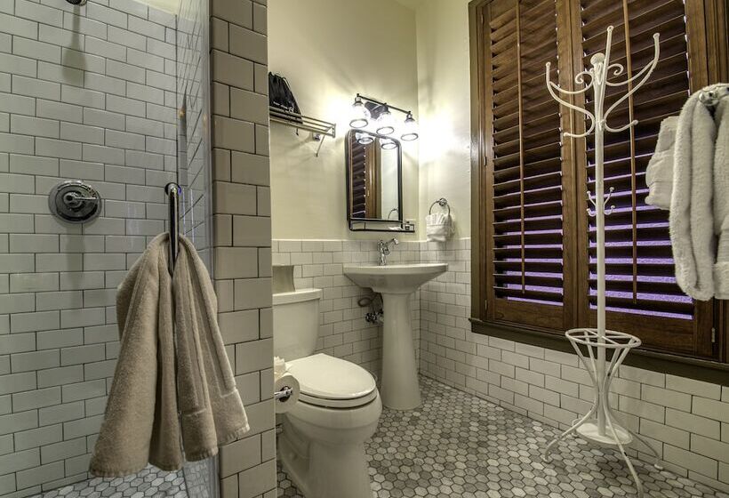 Отель The Clinkscale