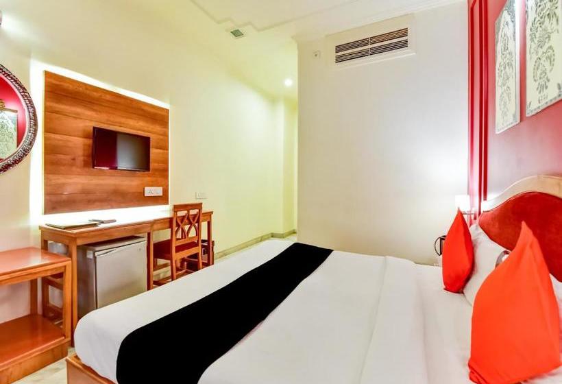 호텔 Capital O 76784 Lmb