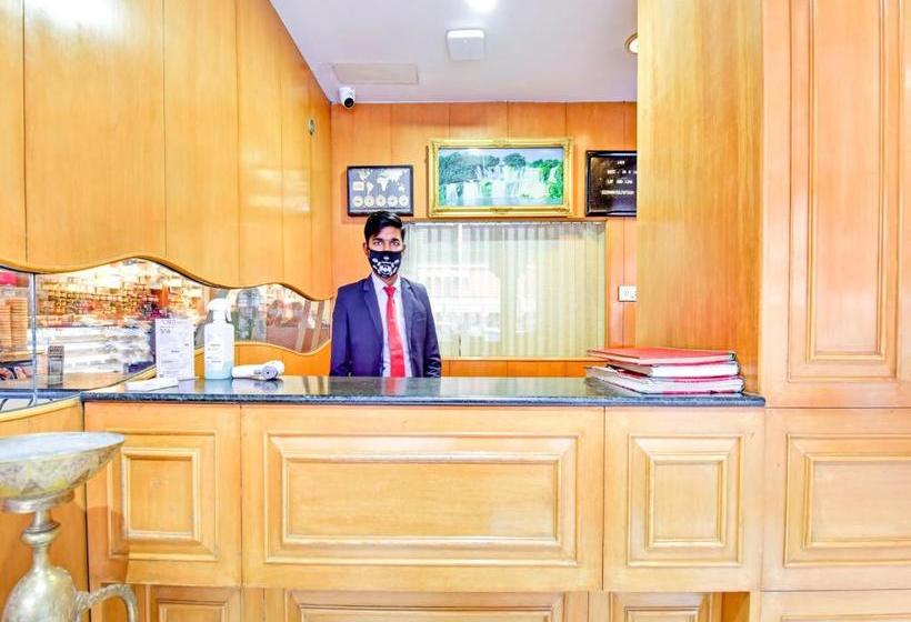 호텔 Capital O 76784 Lmb