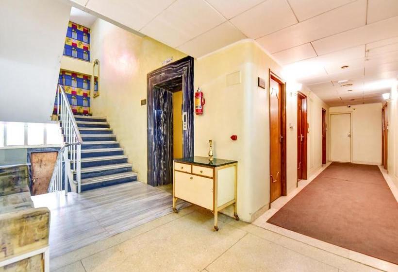 호텔 Capital O 76784 Lmb