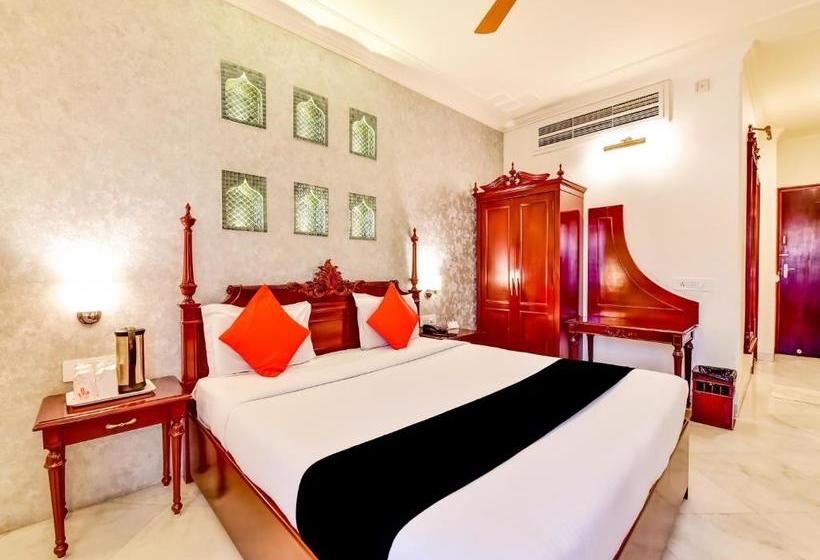 호텔 Capital O 76784 Lmb