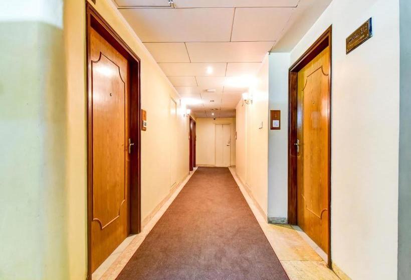 호텔 Capital O 76784 Lmb