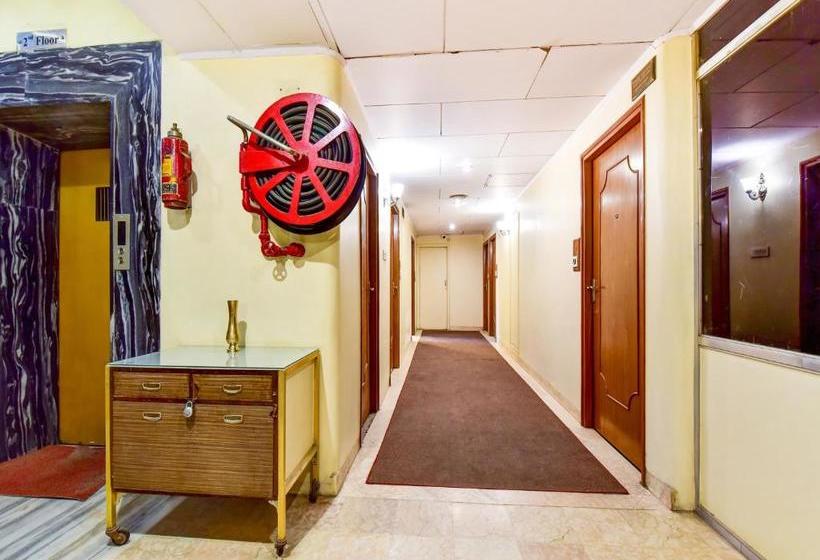 호텔 Capital O 76784 Lmb