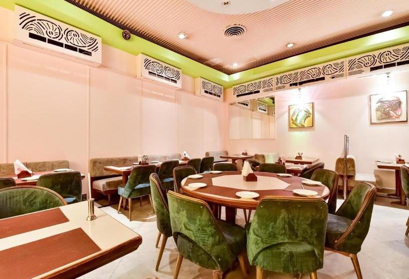 호텔 Capital O 76784 Lmb