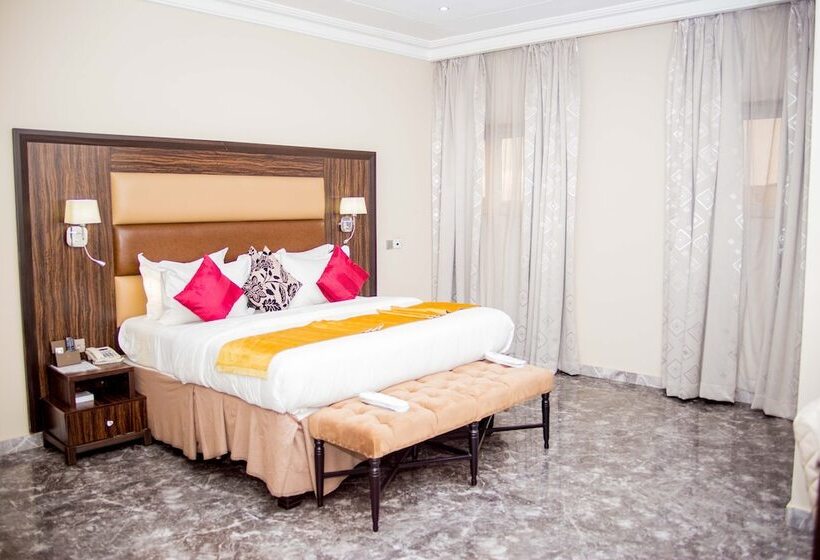 هتل Golden Tulip Grand Palazzo