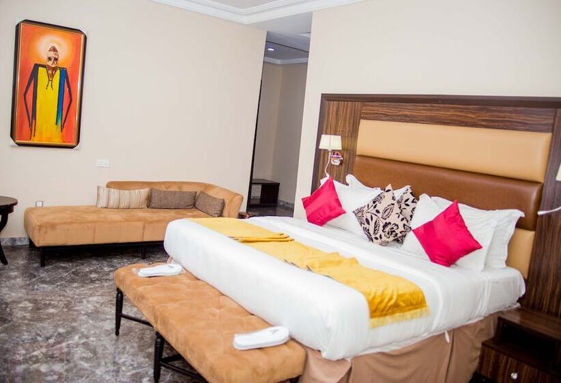 هتل Golden Tulip Grand Palazzo