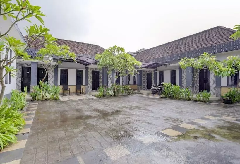 Hotelli Oyo 90131 Vin Stay Cokro