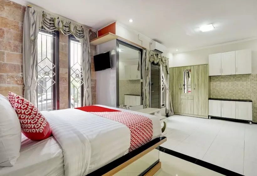 Hotelli Oyo 90131 Vin Stay Cokro