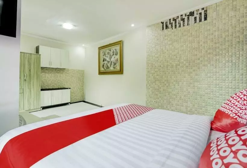 Hotelli Oyo 90131 Vin Stay Cokro