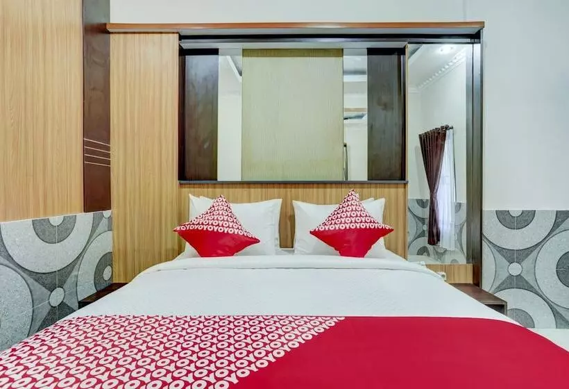 Hotelli Oyo 90131 Vin Stay Cokro