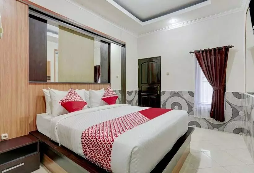 Hotelli Oyo 90131 Vin Stay Cokro
