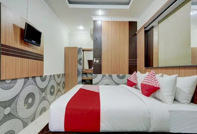 Hotelli Oyo 90131 Vin Stay Cokro