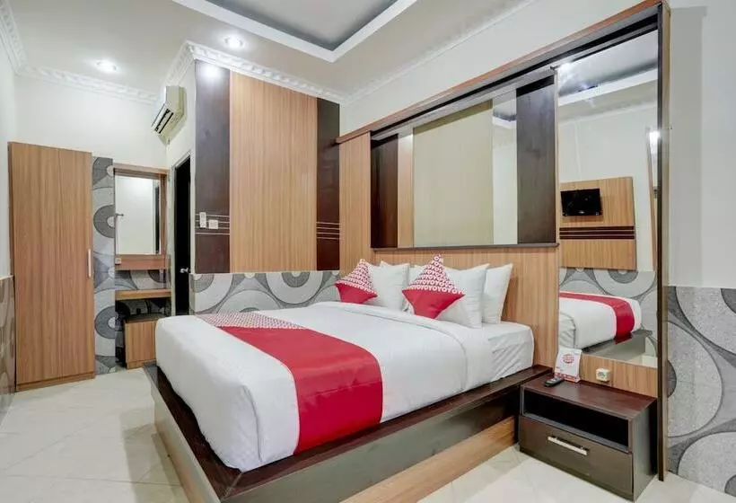 Hotelli Oyo 90131 Vin Stay Cokro