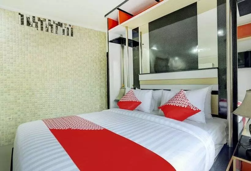 Hotelli Oyo 90131 Vin Stay Cokro