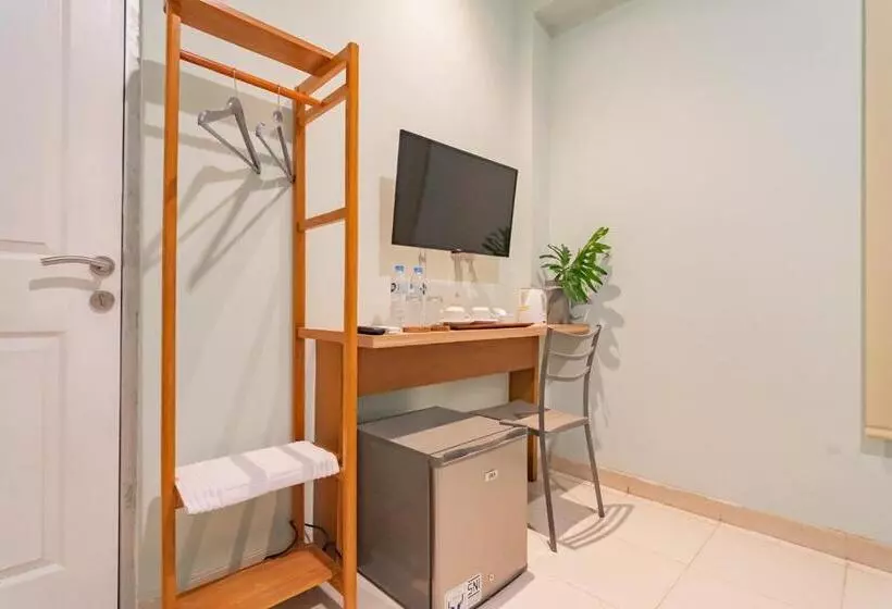 Hotelli Reddoorz Plus @ Bagusrangin Street