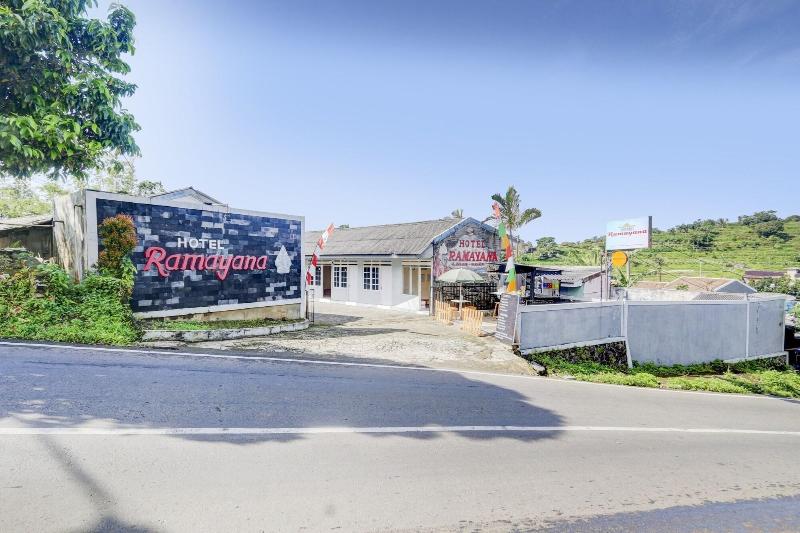 Spot On 90156 Hotel Ramayana