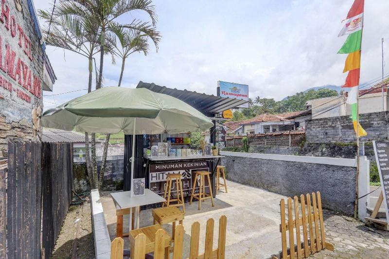 Spot On 90156 Hotel Ramayana