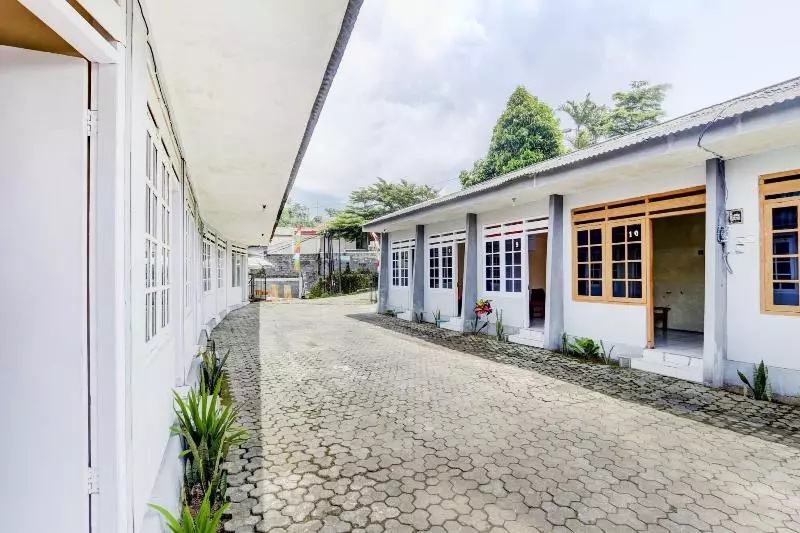 Spot On 90156 Hotel Ramayana