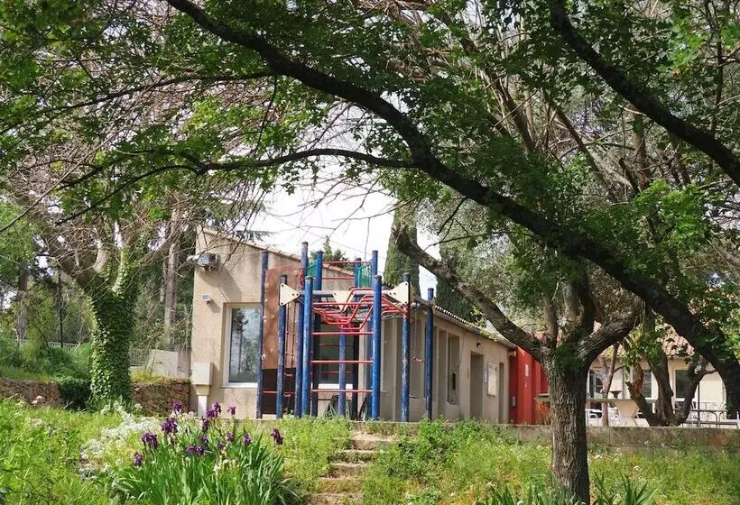 Auberge De Jeunesse Hi Nîmes