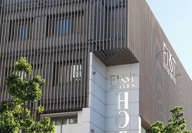 Отель First Suites
