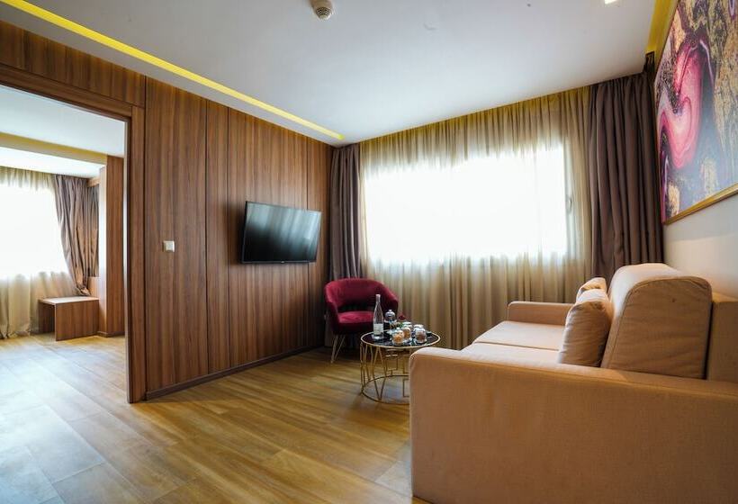 Отель First Suites