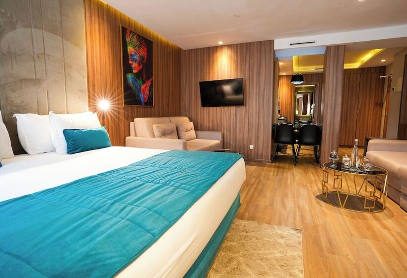 Отель First Suites