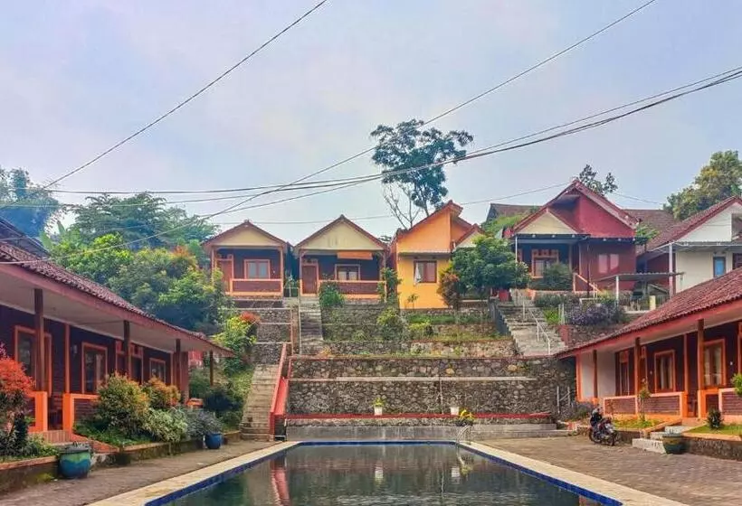 ホテル Villa Kampoeng City Pacet Mitra Reddoorz