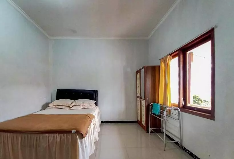 ホテル Villa Kampoeng City Pacet Mitra Reddoorz