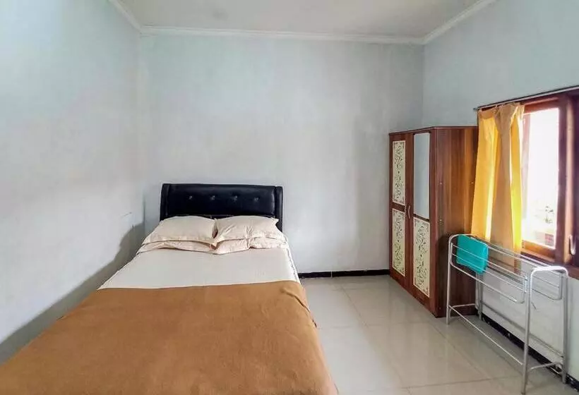 ホテル Villa Kampoeng City Pacet Mitra Reddoorz