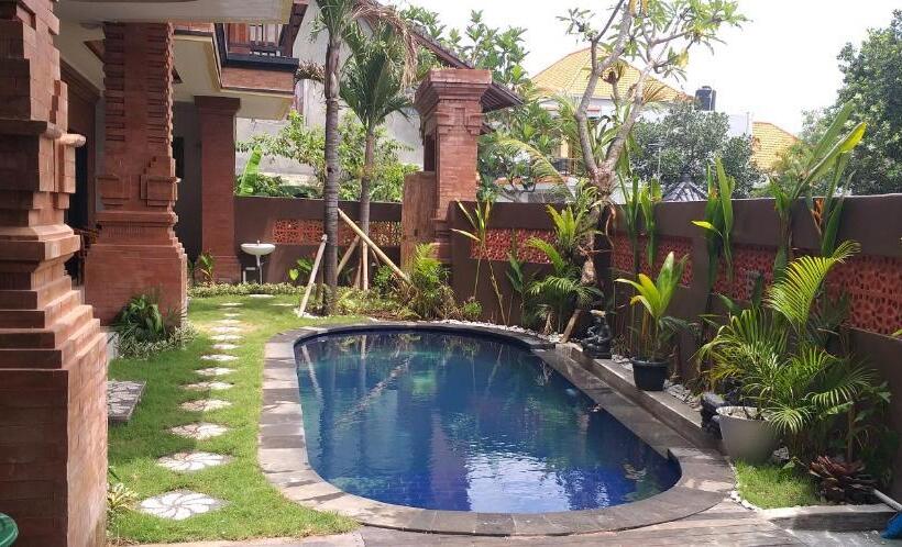 פנסיון Dados Guest House