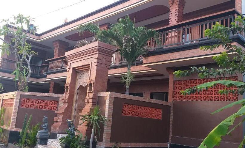 פנסיון Dados Guest House